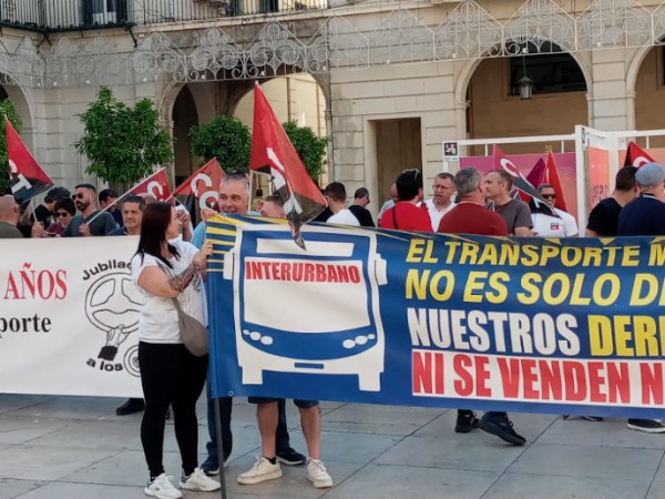 Expediente sancionador contra los tres delegados sindicales y el Comité de Huelga de Automóviles La&nbsp;Alcoyana